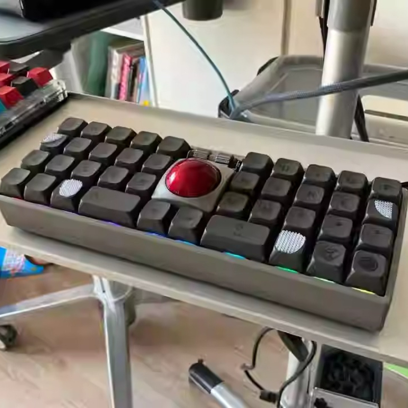 WK 40 BALL Wired Compact Split - đánh giá và giá Mouse Bungee Holder